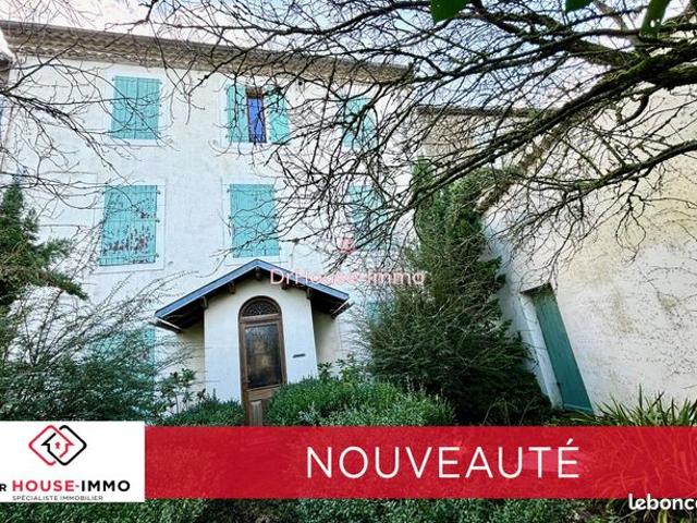 Maison 7 pièces 210 m²