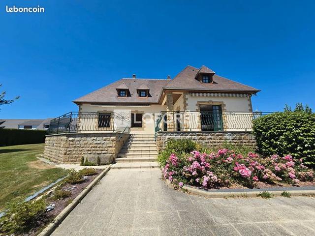 Maison 7 pièces 211 m²