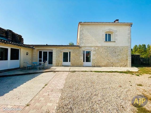 Maison 7 pièces 211 m²
