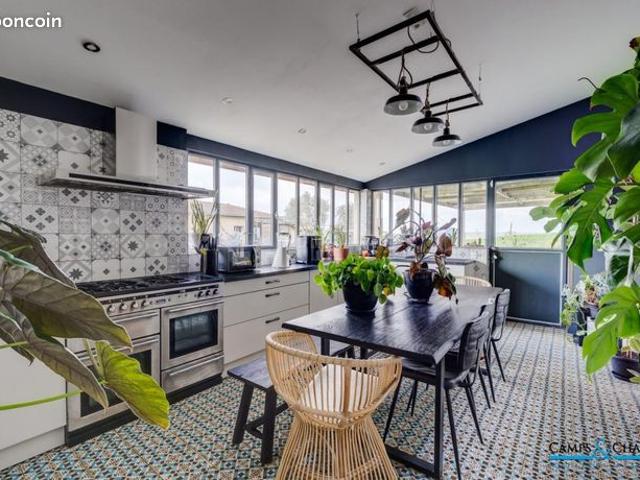 Propriété 7 pièces 211 m²