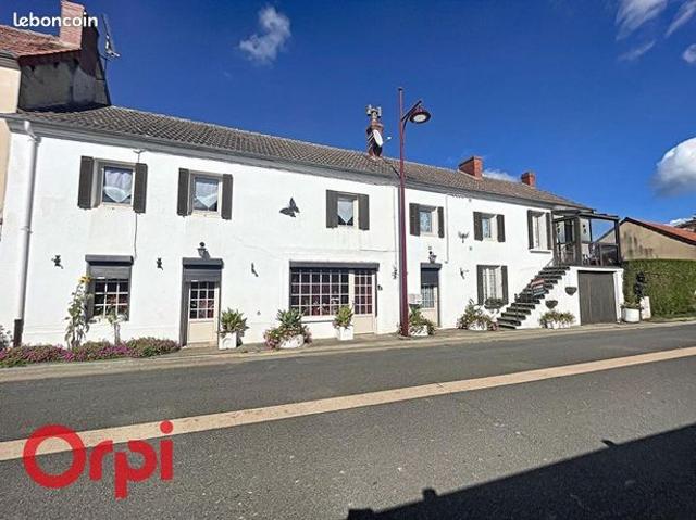Maison 7 pièces 211 m²