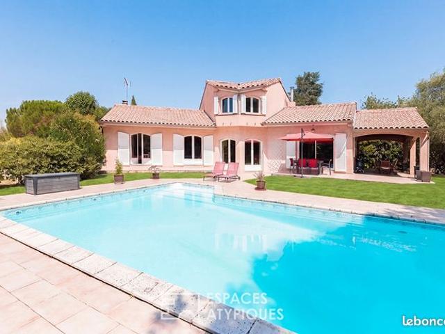 Maison 7 pièces 211 m²