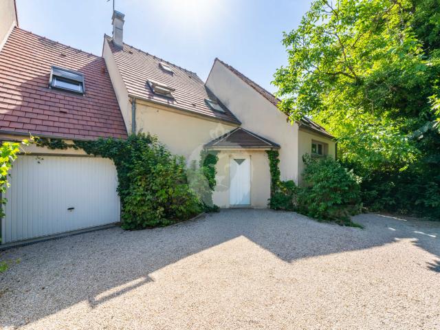Maison 7 pièces 211 m²