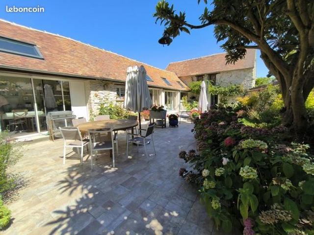 Maison 7 pièces 211 m²