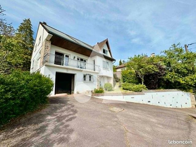 Maison 7 pièces 211 m²