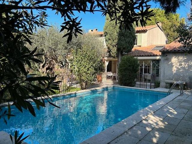 Maison 7 pièces 211 m²