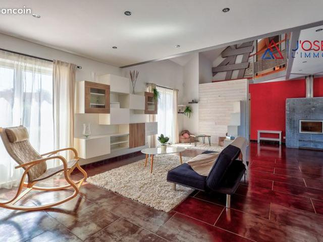 Maison 7 pièces 211 m²