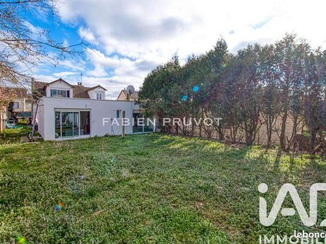 Maison 7 pièces 211 m²