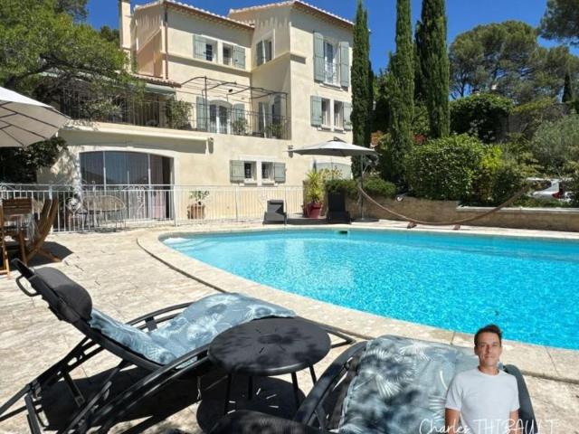 Maison 7 pièces 211 m²
