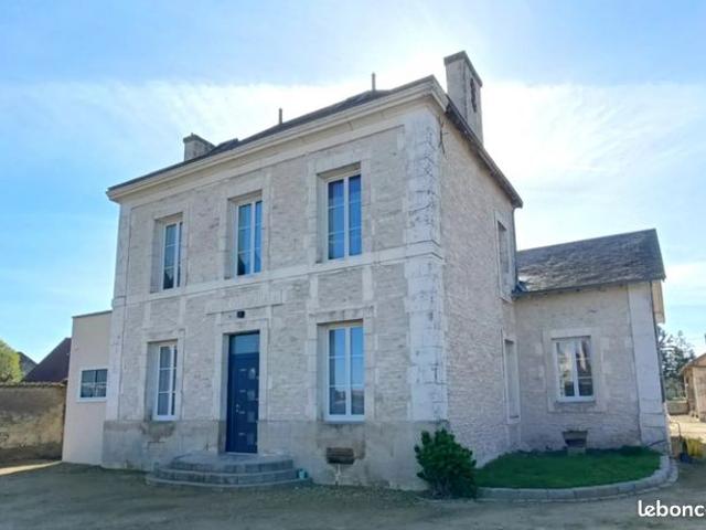 Maison 7 pièces 211 m²