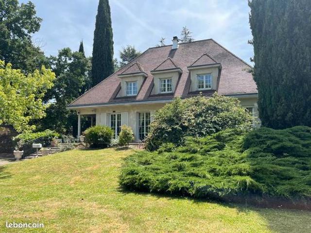 Maison 7 pièces 211 m²