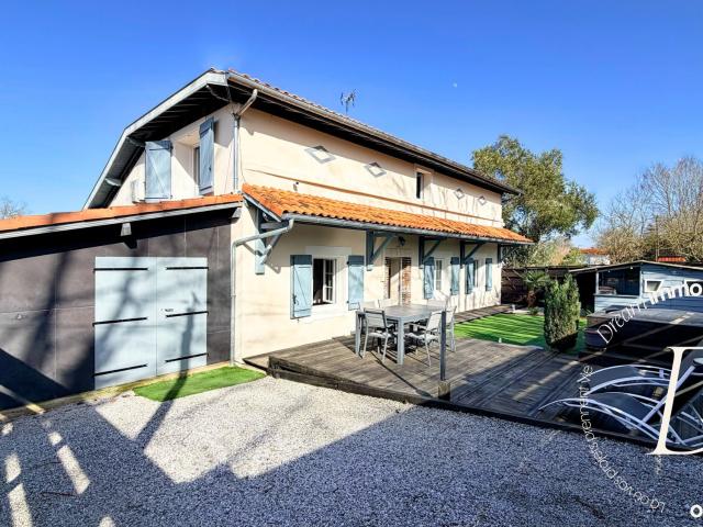 Maison 7 pièces 211 m²