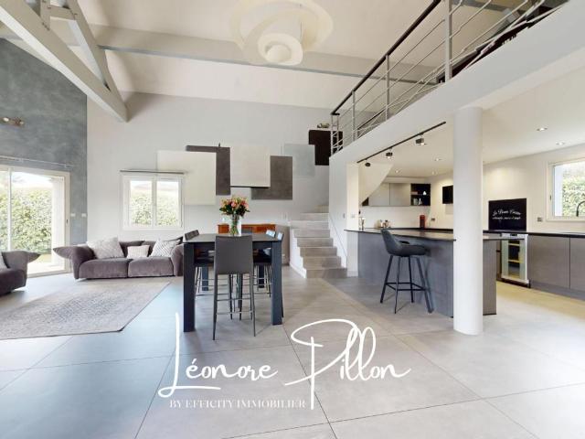 Maison 7 pièces 211 m²