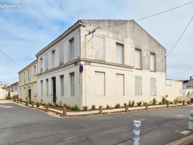 Maison 7 pièces 211 m²