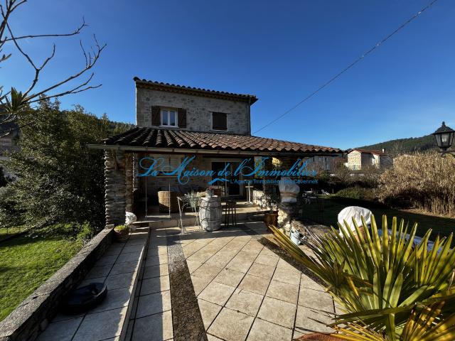 Maison 9 pièces 211 m²