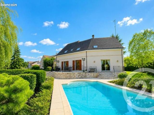 Maison 7 pièces 211 m²
