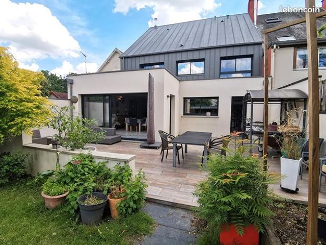 Maison 7 pièces 212 m²