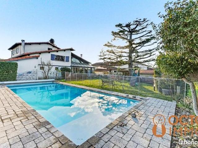 Maison 7 pièces 212 m²