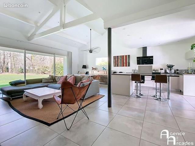Maison 7 pièces 212 m²
