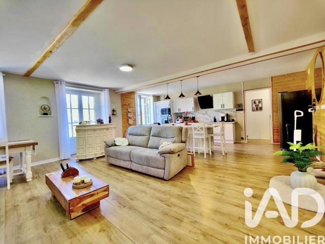 Maison 7 pièces 212 m²