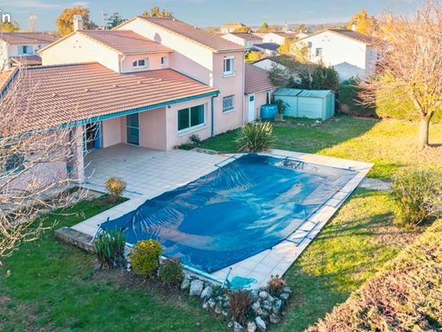 Maison 7 pièces 212 m²
