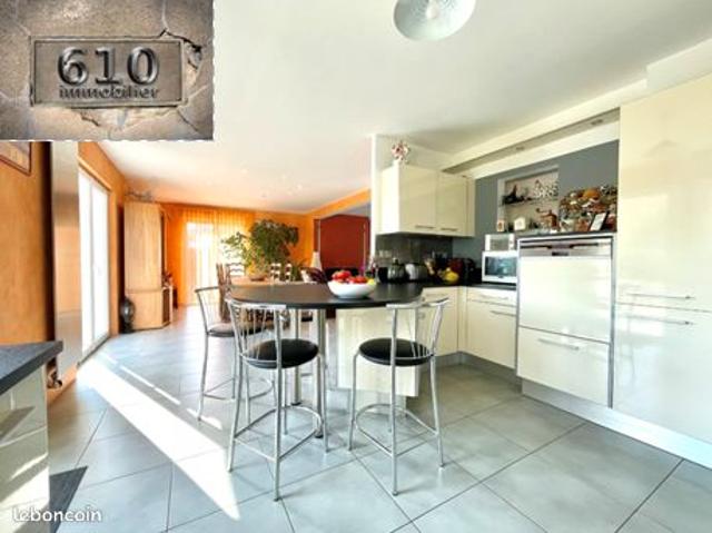 Maison 7 pièces 212 m²