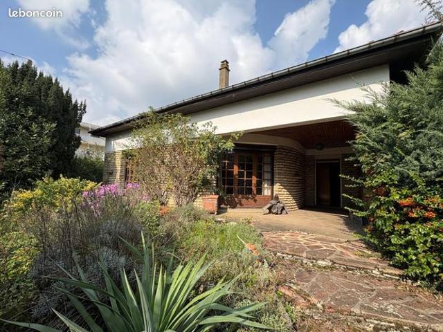 Maison 7 pièces 212 m²