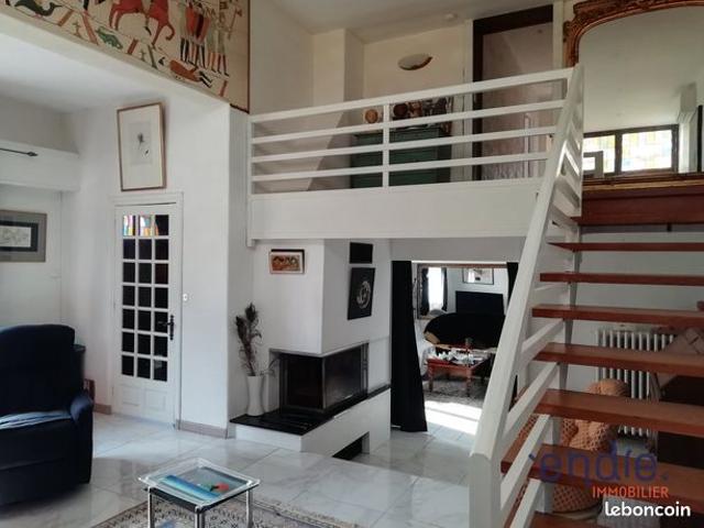 Maison 7 pièces 212 m²