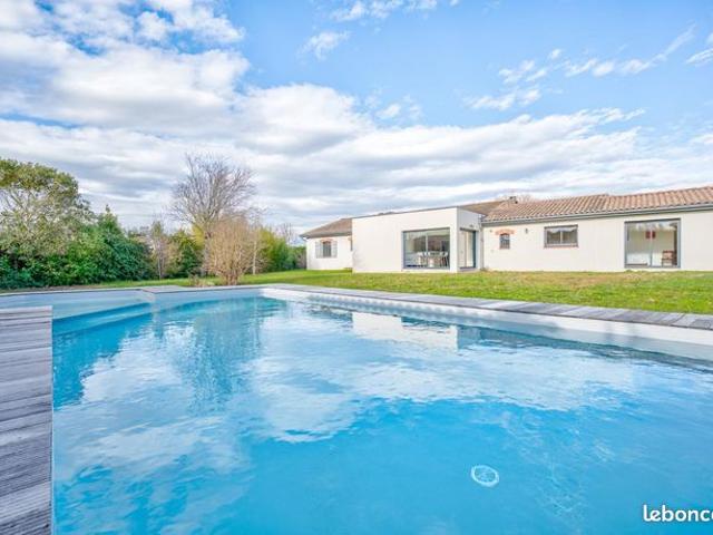 Maison 7 pièces 212 m²