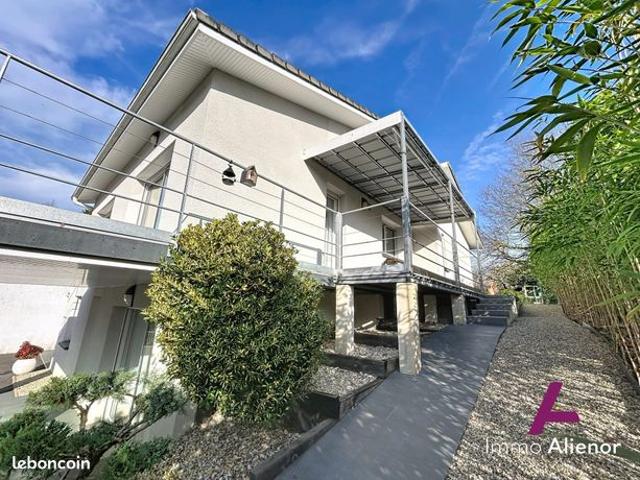 Maison 7 pièces 212 m²
