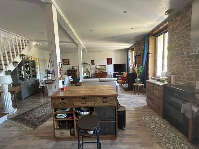 Maison 7 pièces 212 m²