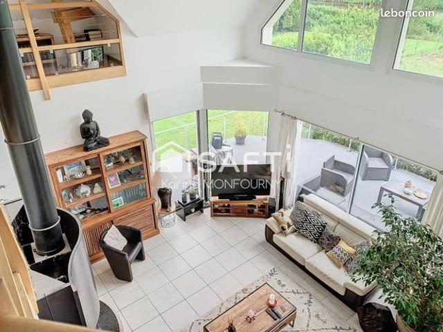 Maison 7 pièces 212 m²