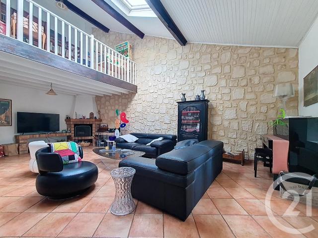 Maison 7 pièces 212 m²