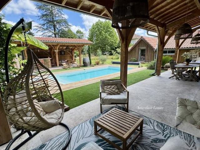 Maison 7 pièces 213 m²