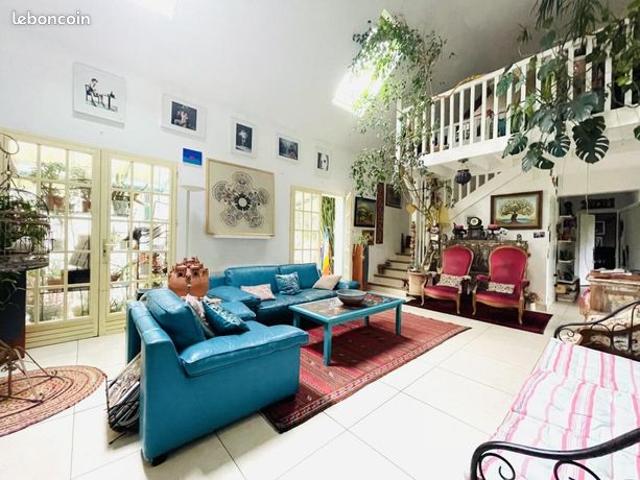 Maison 7 pièces 213 m²