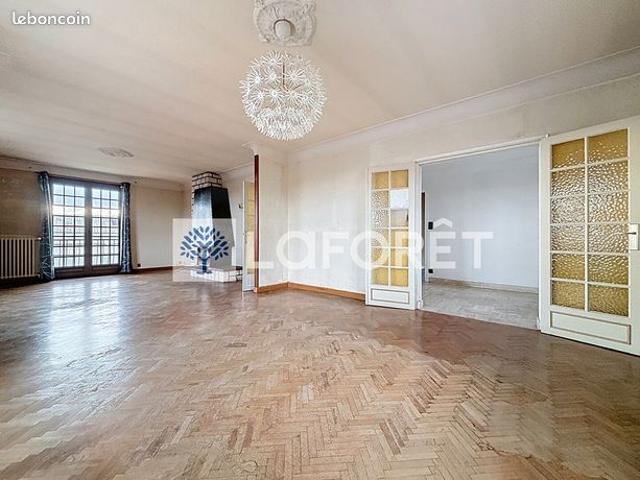 Maison 7 pièces 213 m²