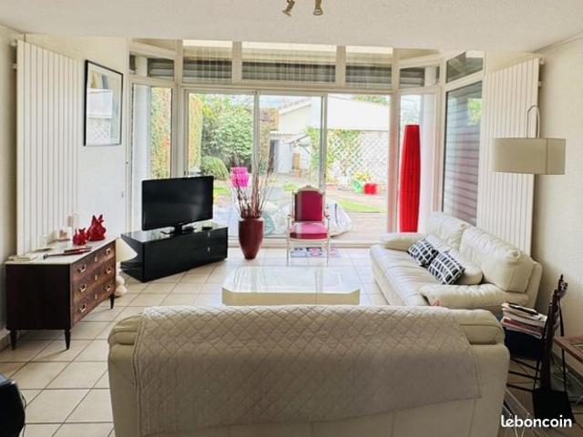 Maison 7 pièces 210 m²