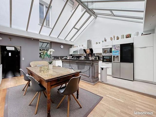 Maison 7 pièces 213 m²