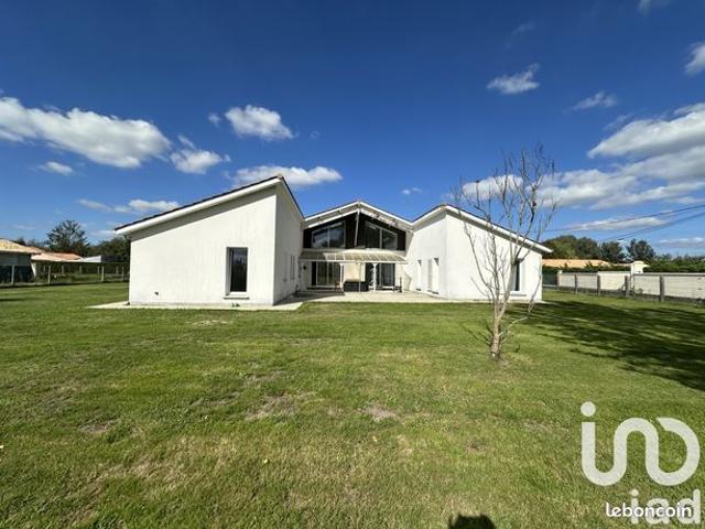 Maison 7 pièces 213 m²