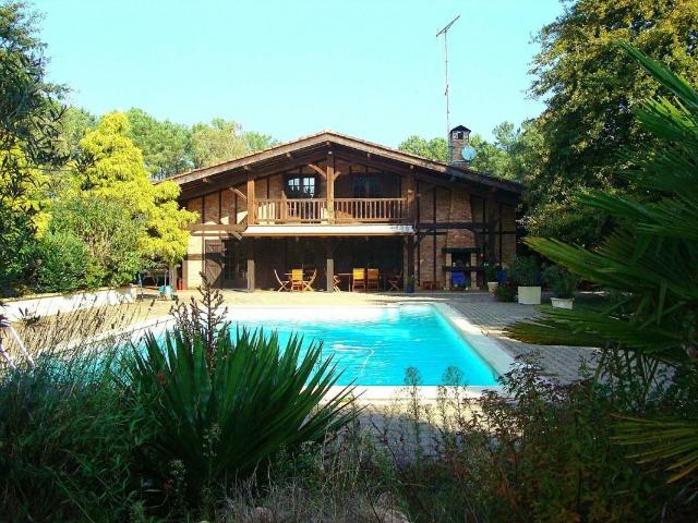 Maison 7 pièces 213 m²