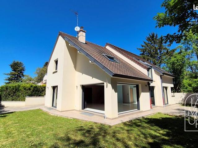 Maison 7 pièces 213 m²