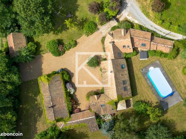 Maison 7 pièces 213 m²