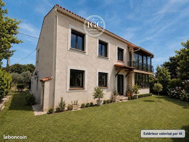Maison 7 pièces 213 m²