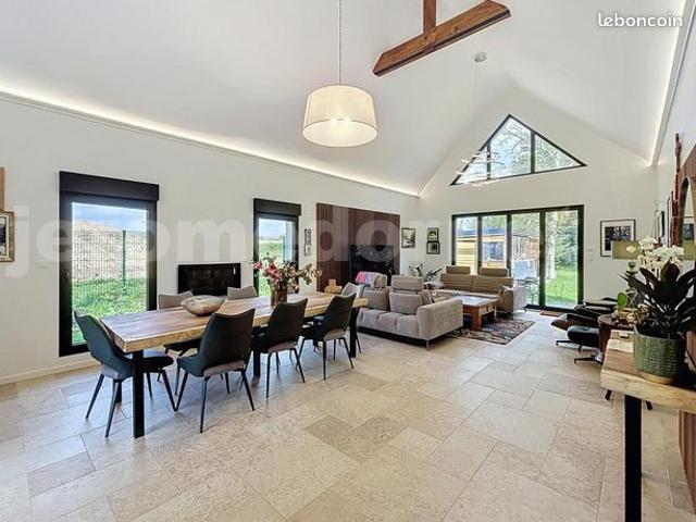 Maison 7 pièces 213 m²