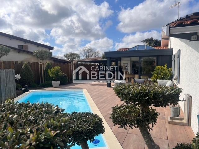 Maison 7 pièces 213 m²
