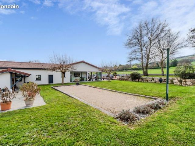 Maison 7 pièces 213 m²