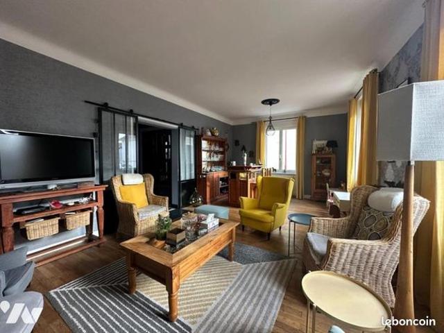 Maison 7 pièces 213 m²