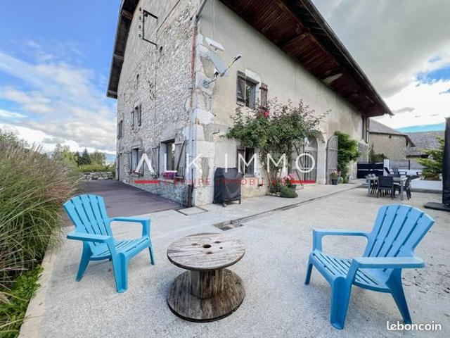 Maison 7 pièces 224 m²