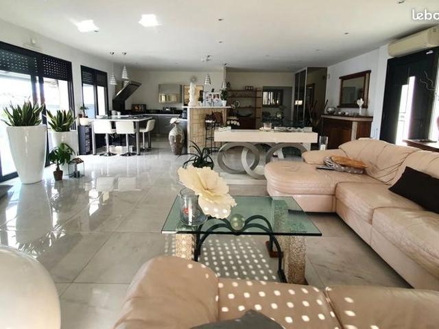 Maison 7 pièces 224 m²