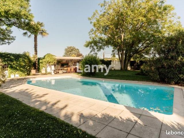 Maison 7 pièces 224 m²